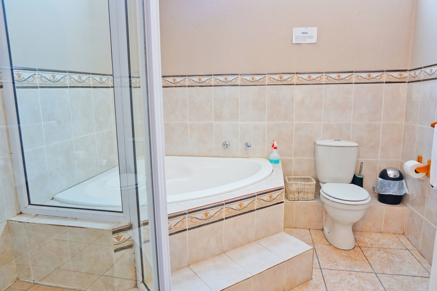 7 Bedroom Property for Sale in Nahoon Eastern Cape